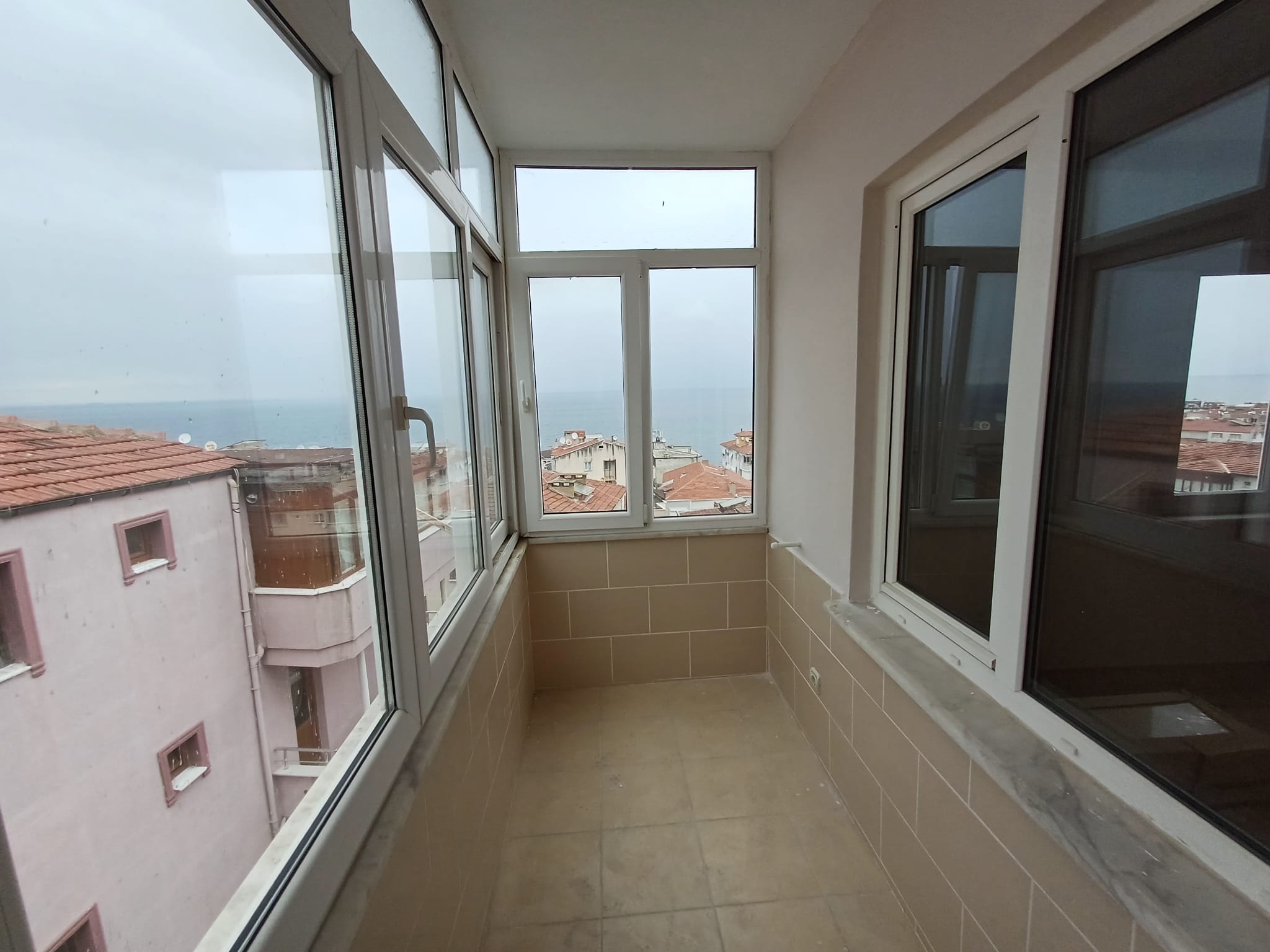 İKİ AYRI GİRİŞLİ 80 M2 TERASLI DENİZ MANZARALI LÜKS DUBLEKS