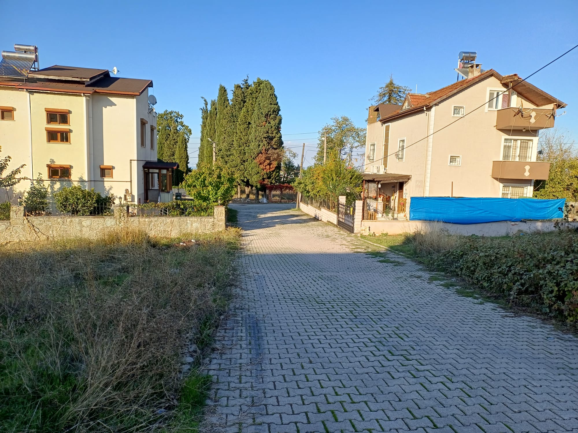 HEM KÖŞE PARSEL HEM DENİZ MANZARALI DAHA NE OLSUN