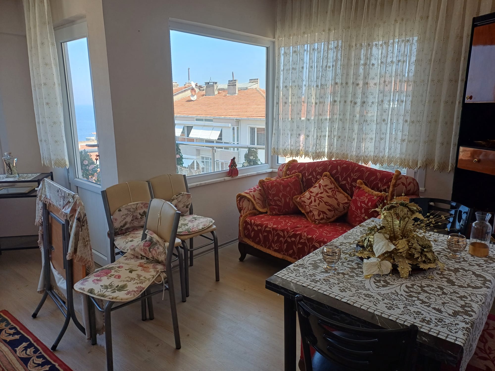 Yeni Günaydın Apartmanında Eşyalı Deniz Manzaralı